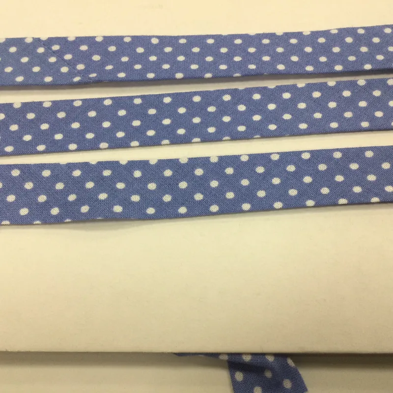 Galantéria, Šikmé prúžky, Vzorované - Šikmý prúžok bavlna 18mm modrá s bielimi bodkami