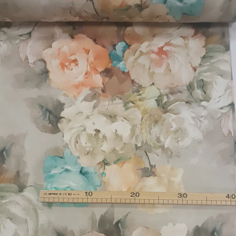 Dekoračné látky, Canvas, Látky metráž - Bavlnená látka Flores 280cm-veľké béžové a tyrkysové kvety na sivom podklade