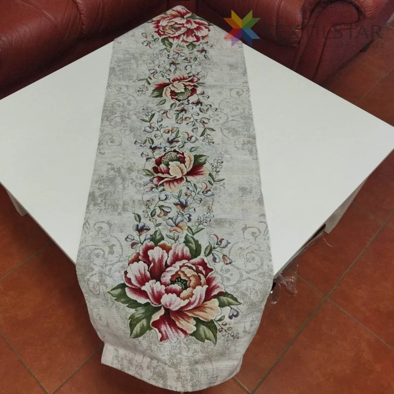 Dekoračné obrusy, behúne, Bytový textil a dekorácie - Gobelínový behúň na stôl chenille 45x140 Červené kvety