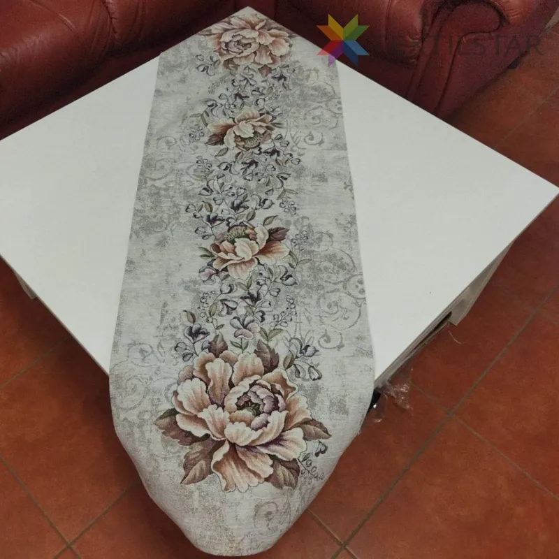 Bytový textil a dekorácie, Dekoračné obrusy, behúne - Gobelínový behúň na stôl chenille 45x140 Ružové kvety
