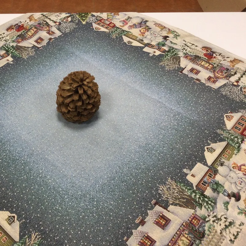 Bytový textil a dekorácie, Dekoračné obrusy, behúne, Vianočné obrusy - Gobelínový vianočný obrus na stôl 100x100 zimná krajinka