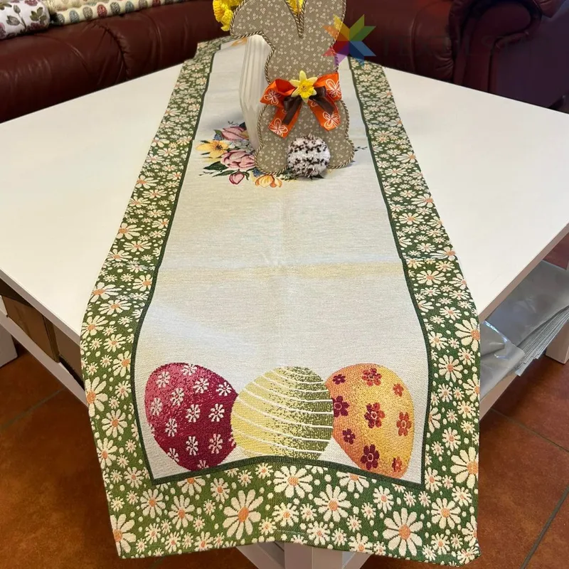 Veľkonočná gobelínová štóla na stôl 45x140 - Veľkonočné vajíčka a sedmokrásky