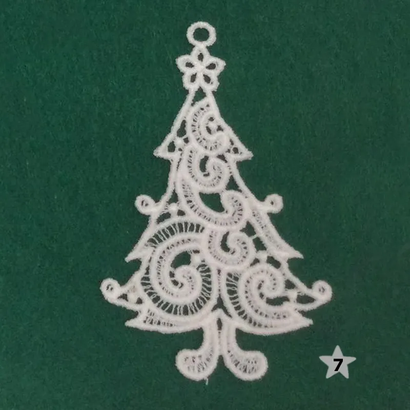 Vyšívané vianočné ozdoby na stromček, Výrobky z našej dielne - Vyšívaná vianočná ozdoba - Stromček